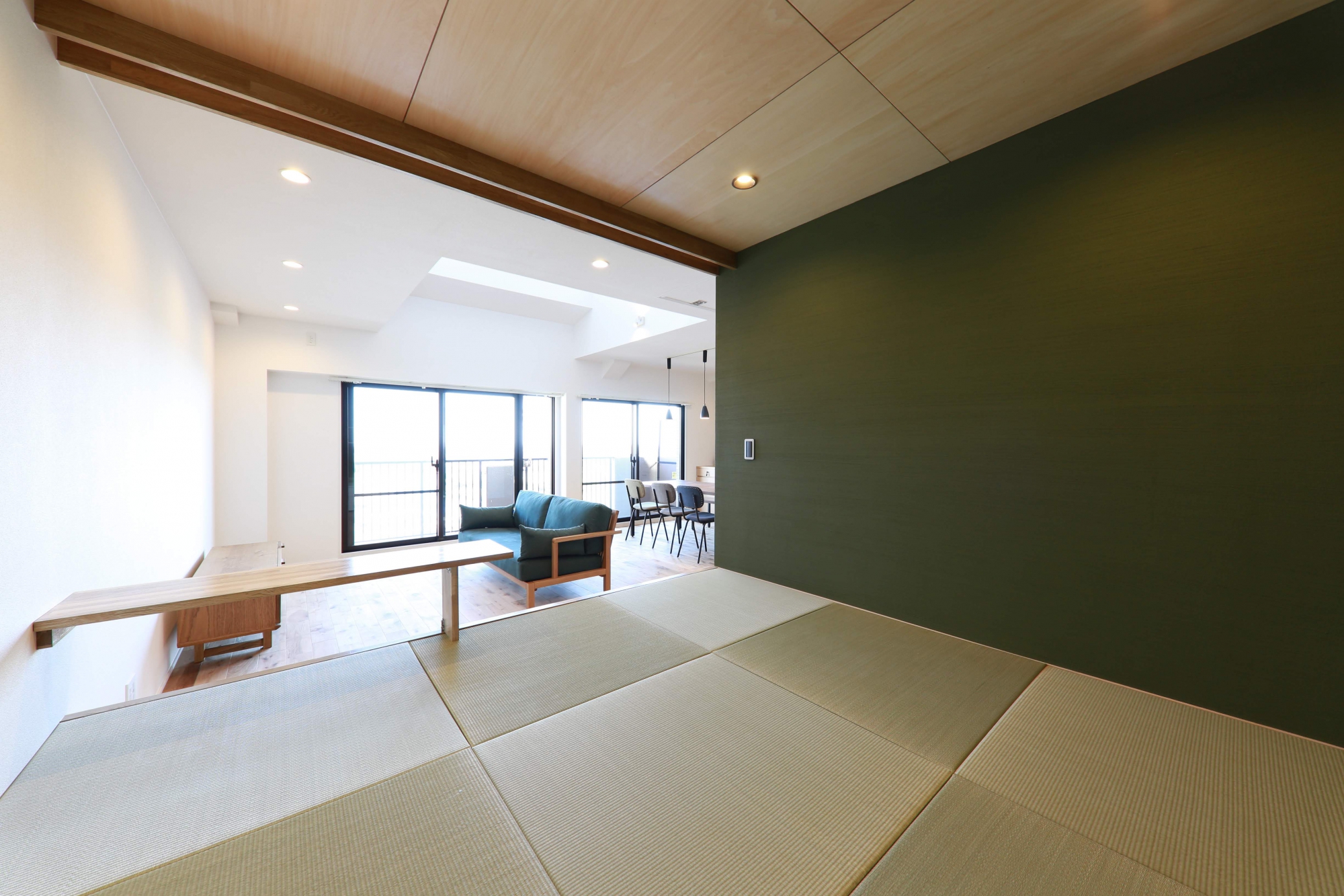 和室の畳は井草の匂いが感じられ、しっかりと「和」を感じる空間に。